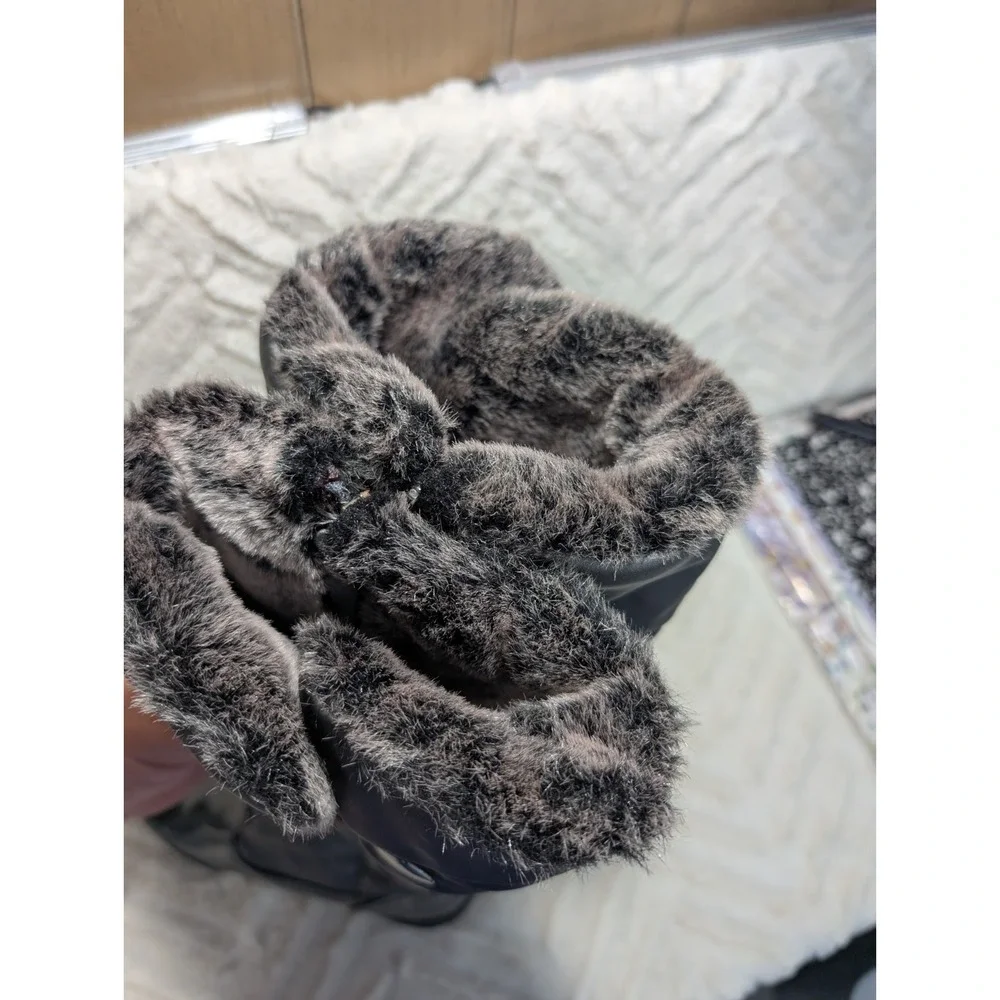 Khombu Womens Boots Size 6.5 Gray‎ Patent Abigail Faux Fur Lined Tall Winter